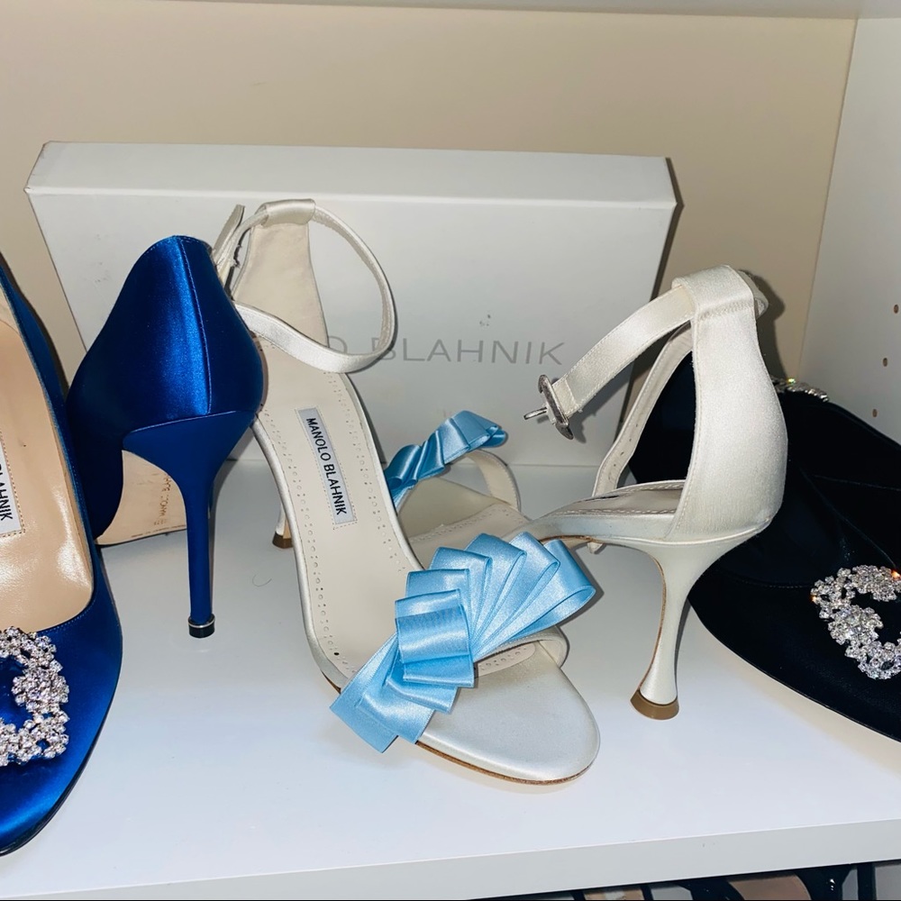 Manolo Blahnik Vinkaos Ruffle Satin Sandals 41EU